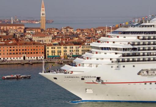 En Venecia (Vista de la Proa del Buque)